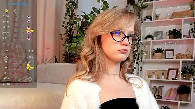 Kara smalltits online show from September 2025 11:38:01 AM