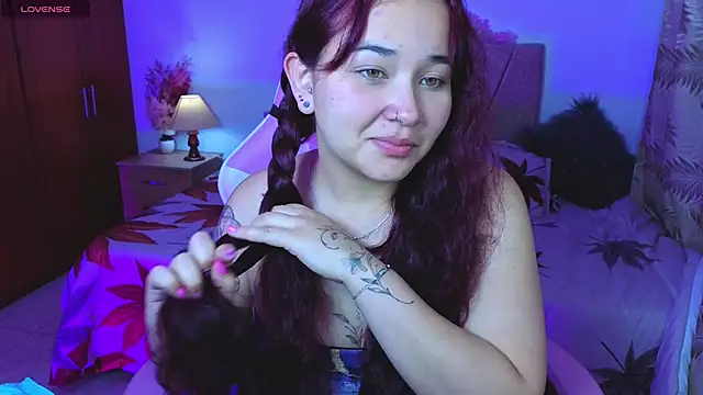 Leakitten online show from October 2025 12:44:02 AM
