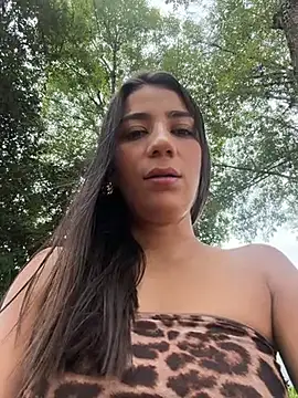 Snapshot of -juicy_ chatting on November 2025 09:36:01 PM -juicy online show from November 2025 09:36:01 PM