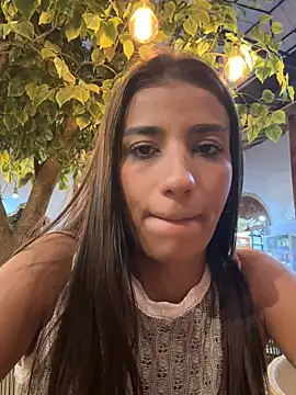 Snapshot of -juicy_ chatting on November 2025 10:37:01 PM -juicy online show from November 2025 10:37:01 PM