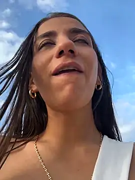 Snapshot of -juicy_ chatting on November 2025 09:40:02 PM -juicy online show from November 2025 09:40:02 PM