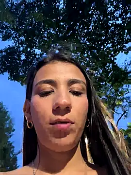 Snapshot of -juicy_ chatting on November 2025 10:35:02 PM -juicy online show from November 2025 10:35:02 PM