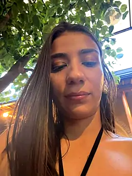 Snapshot of -juicy_ chatting on November 2025 10:02:01 PM -juicy online show from November 2025 10:02:01 PM