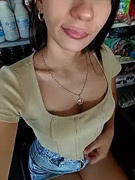 Snapshot of -juicy_ chatting on September 2025 02:27:01 PM -juicy online show from September 2025 02:27:01 PM