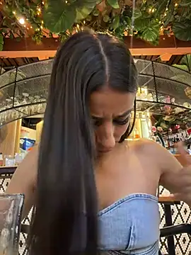 -juicy  online show from April 2026 10:49:01 PM