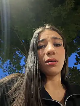 -juicy  online show from May 2026 11:23:02 PM
