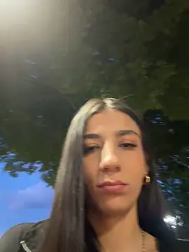 -juicy  online show from June 2026 11:28:01 PM