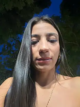 -juicy  online show from May 2026 11:28:01 PM