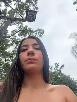 Snapshot of -juicy_ chatting on November 2025 10:10:02 PM -juicy online show from November 2025 10:10:02 PM