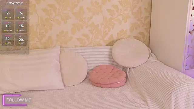 Angell Wild online show from November 2025 01:04:01 PM