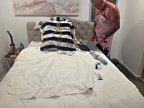 iamthepublickmasterbater online show from April 2026 02:09:01 PM