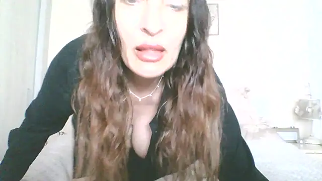 EllaKent online show from March 2026 03:45:01 PM