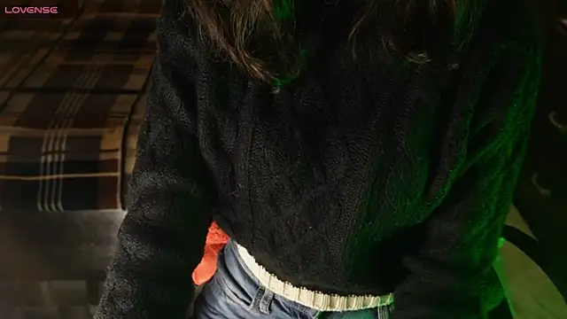 Snapshot of NidhiChandra chatting on December 2025 12:05:01 PM NidhiChandra online show from December 2025 12:05:01 PM