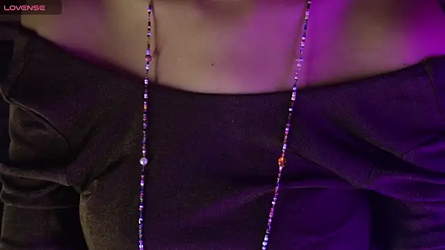 NidhiChandra online show from November 2025 02:10:02 PM