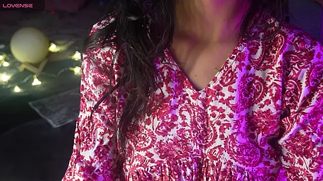 NidhiChandra online show from November 2025 11:14:02 AM