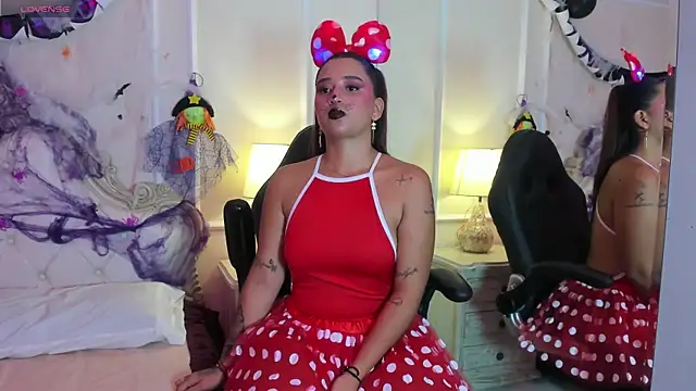 Bela Jones online show from October 2025 03:47:01 AM