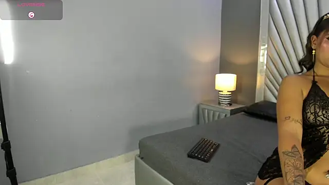 Bela Jones online show from October 2025 03:40:01 AM