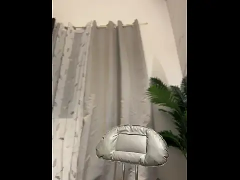 Sugarcandyyy online show from April 2026 05:25:01 PM