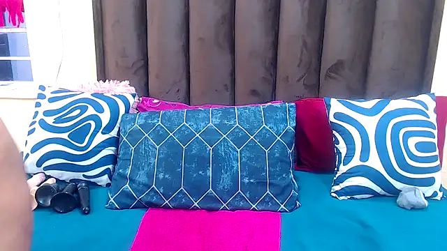 AfricanQueenxx40 online show from November 2025 03:32:02 AM