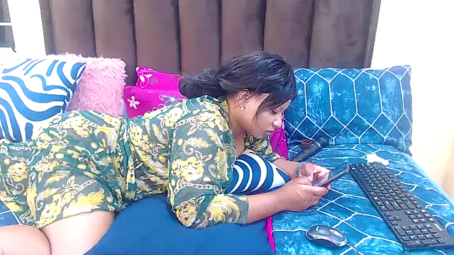 AfricanQueenxx40 online show from February 2026 06:42:01 PM