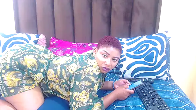 AfricanQueenxx40 online show from February 2026 06:00:01 AM