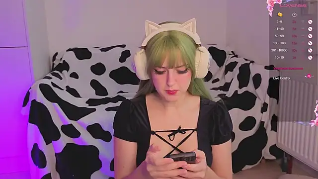 Snapshot of bananasgirl chatting on September 2025 06:25:01 AM bananasgirl online show from September 2025 06:25:01 AM