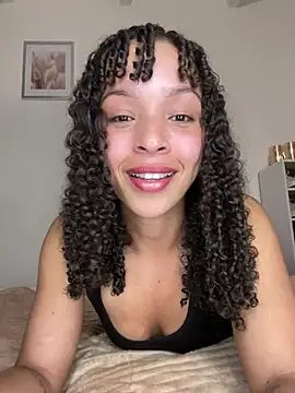 Yasmin777  online show from April 2026 01:56:01 AM