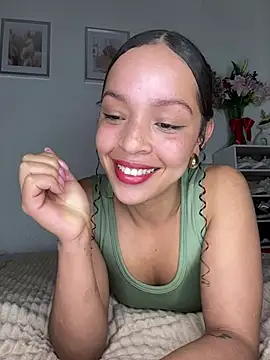 Snapshot of Yasmin777_ chatting on April 2026 12:11:02 AM Yasmin777 online show from April 2026 12:11:02 AM