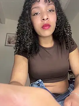 Yasmin777  online show from April 2026 12:13:01 AM