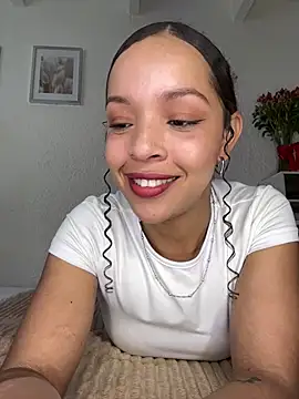 Snapshot of Yasmin777_ chatting on May 2026 05:05:01 PM Yasmin777 online show from May 2026 05:05:01 PM