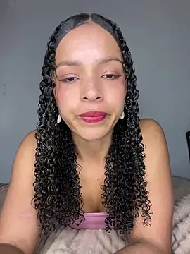 Yasmin777  online show from February 2026 11:50:01 PM