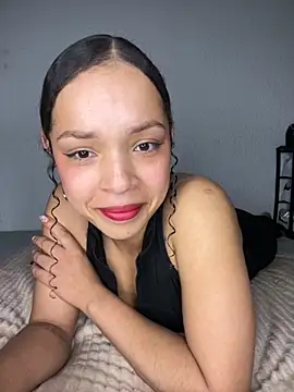 Yasmin777  online show from December 2025 10:42:01 PM