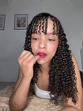 Yasmin777  online show from April 2026 10:57:02 PM