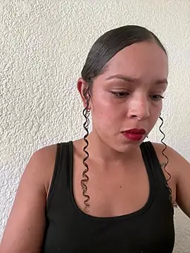 Yasmin777  online show from April 2026 08:32:01 PM