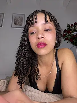 Snapshot of Yasmin777_ chatting on May 2026 05:05:02 AM Yasmin777 online show from May 2026 05:05:02 AM
