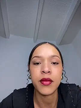 Yasmin777  online show from December 2025 11:40:01 PM