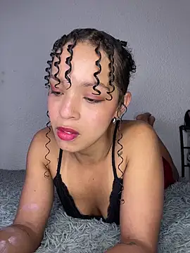 Yasmin777  online show from February 2026 07:55:02 PM