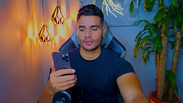 Snapshot of AndresR3 chatting on October 2025 08:16:01 AM AndresR3 online show from October 2025 08:16:01 AM