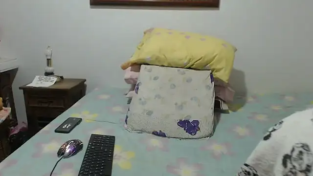 Snapshot of Miilu74 chatting on September 2025 03:48:02 PM Miilu74 online show from September 2025 03:48:02 PM