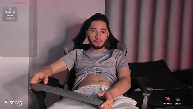 Stiven 01 online show from October 2025 02:07:02 PM