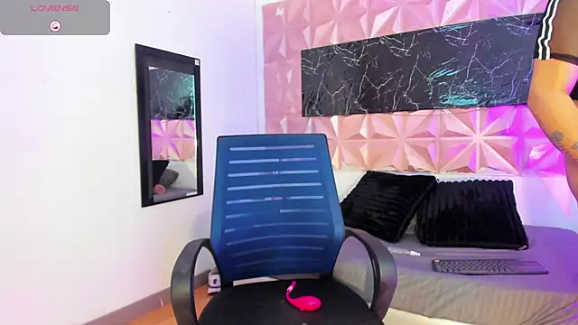 Scarlet fx online show from November 2025 03:23:02 PM