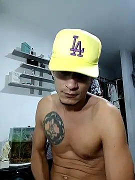 Alejobig27 online show from November 2025 06:13:02 AM