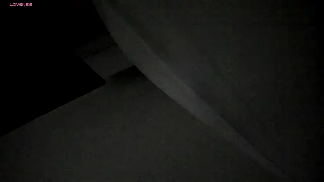 Issafoxx online show from November 2025 09:40:01 PM