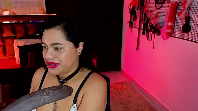 Issafoxx online show from April 2026 12:23:01 PM