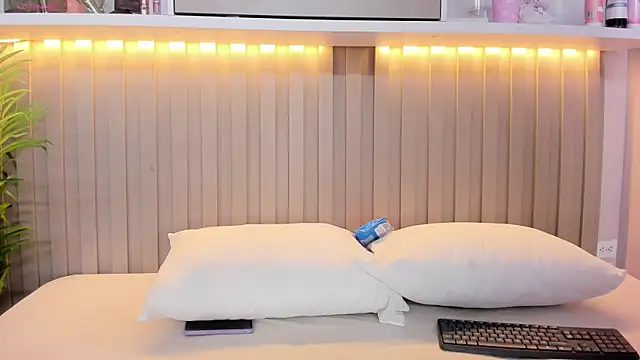 natalyWilliams online show from December 2025 12:18:01 PM