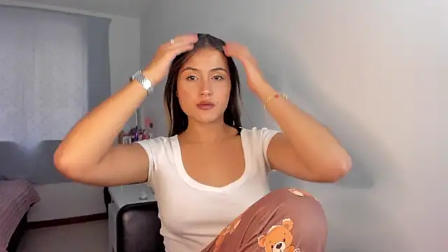 Ana  Pink online show from February 2026 10:32:01 PM