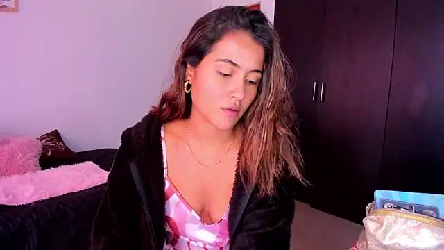 Snapshot of Ana__Pink chatting on October 2025 09:27:01 PM Ana Pink online show from October 2025 09:27:01 PM