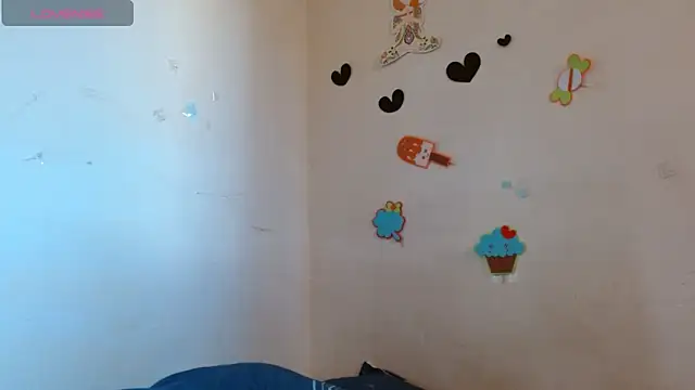 Akasha001 online show from November 2025 06:56:02 PM