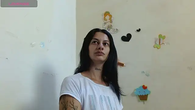 Akasha001 online show from November 2025 12:38:01 PM