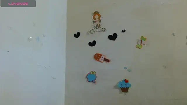 Akasha001 online show from November 2025 12:30:01 PM